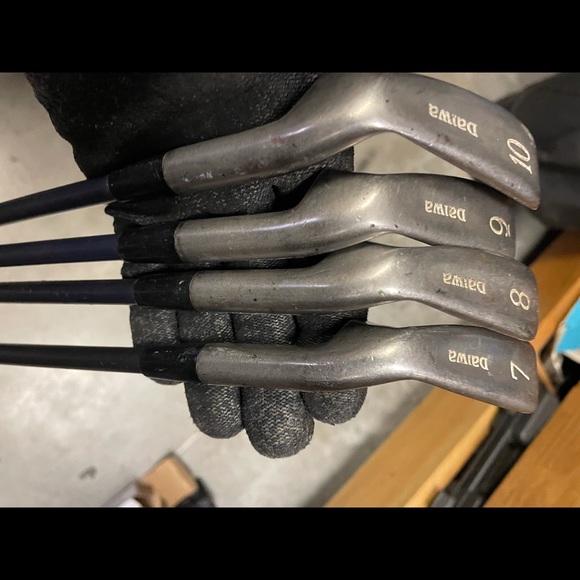 Woman’s golf clubs Daiwa 
4 pc set - Picture 7 of 11